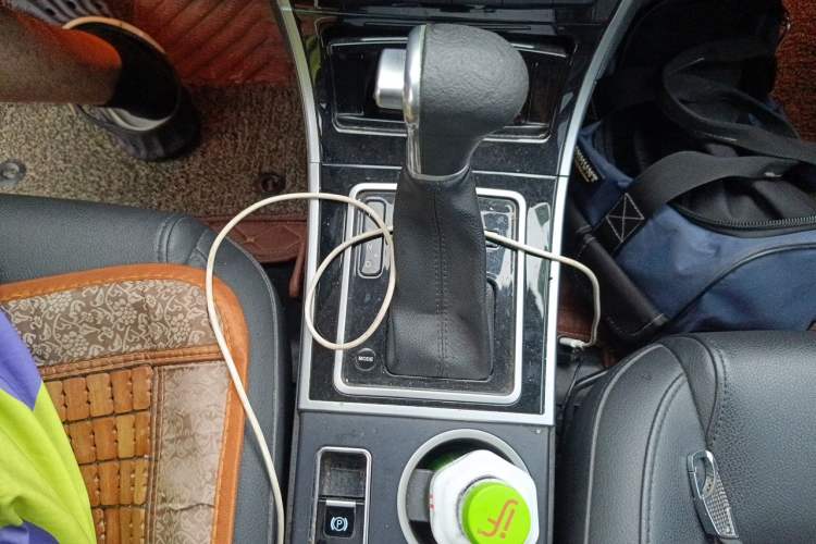 Used Haval H2 2017 Red-Label 1.5T Automatic Two-Wheel Drive Luxury Model Gear Lever