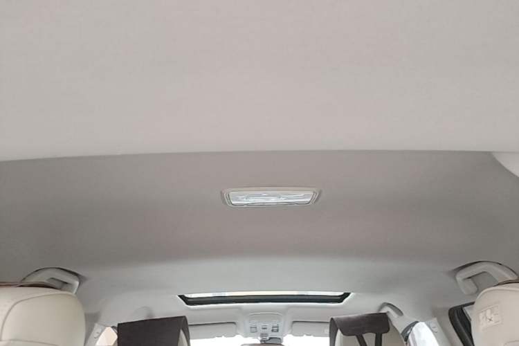 Used Haval H2 2017 Red-Label 1.5T Manual Two-Wheel Drive Luxury Model Headliner