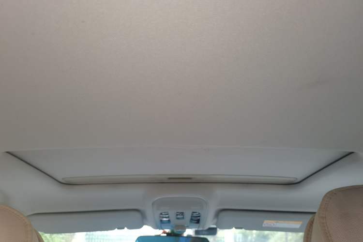 Used Haval H2 2017 Red-Label 1.5T Manual Two-Wheel Drive Comfort Model Headliner