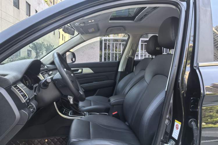 Used Haval H2 2017 Red-Label 1.5T Automatic Two-Wheel Drive Luxury Model Interior 1