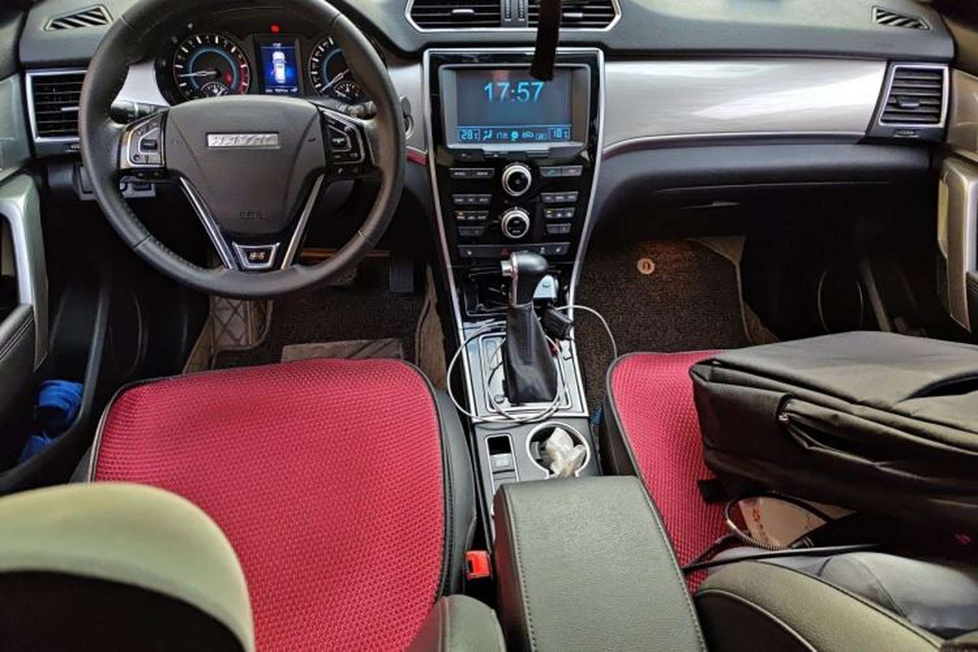 Used Haval H2 2017 Red-Label 1.5T Automatic Two-Wheel Drive Luxury Model Interior 2