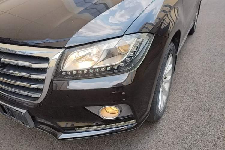 Used Haval H2 2017 Red-Label 1.5T Manual Two-Wheel Drive Luxury Model Left Front Headlight