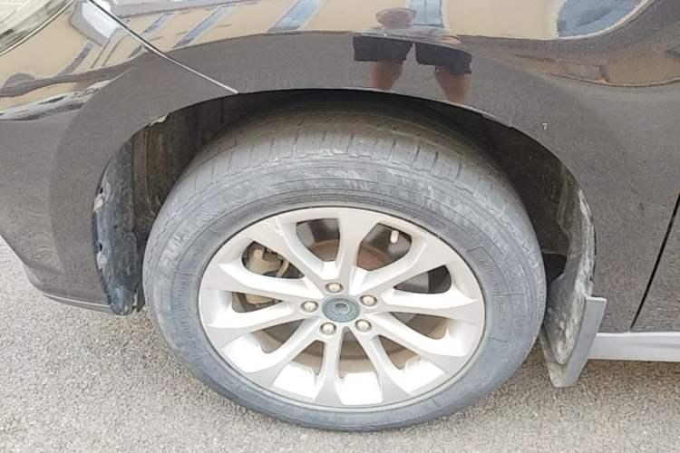 Used Haval H2 2017 Red-Label 1.5T Manual Two-Wheel Drive Luxury Model Left Front Wheel Hub