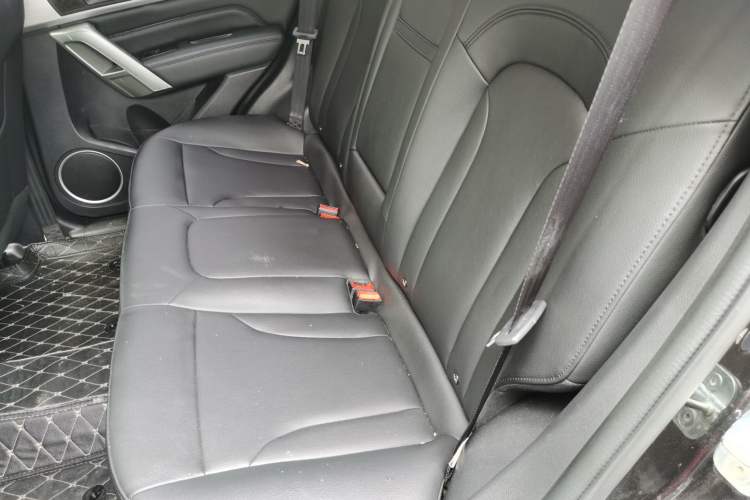 Used Haval H2 2017 Red-Label 1.5T Automatic Two-Wheel Drive Elite Model Left Rear Seat