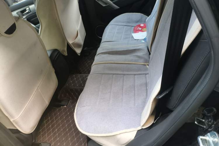 Used Haval H2 2017 Red-Label 1.5T Manual Two-Wheel Drive Comfort Model Left Rear Seat