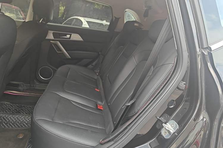 Used Haval H2 2017 Red-Label 1.5T Automatic Two-Wheel Drive Luxury Model Left Rear Seat