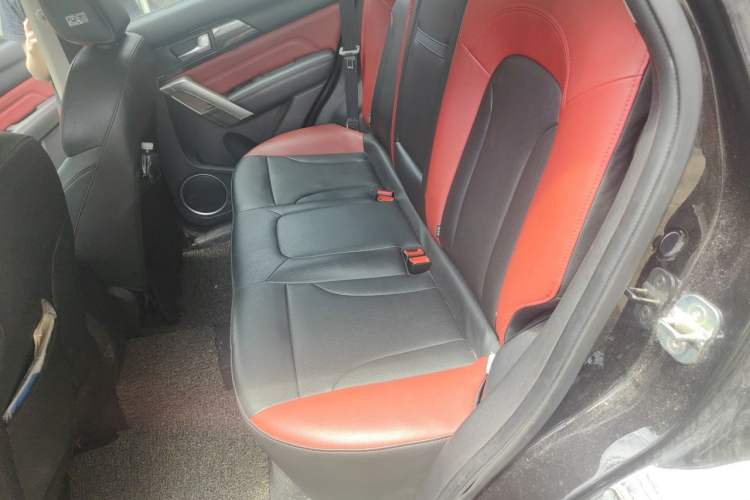 Used Haval H2 2017 Blue Label 1.5T Manual Two-Wheel Drive Luxury Model Left Rear Seat