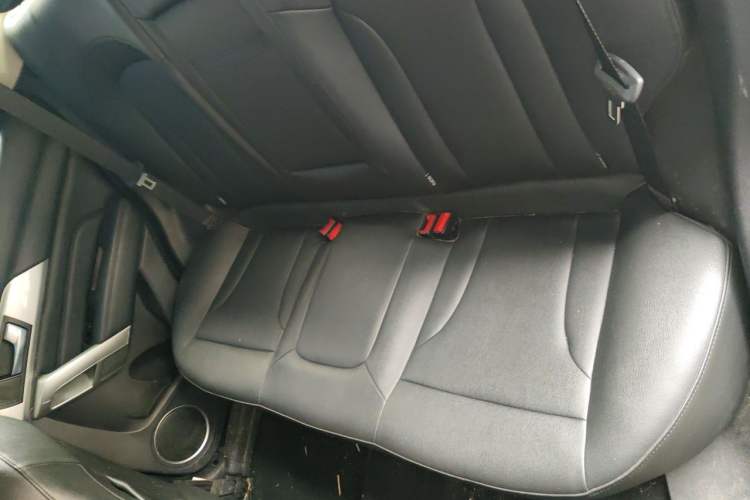 Used Haval H2 2017 Red-Label 1.5T Manual Two-Wheel Drive Luxury Model Left Rear Seat