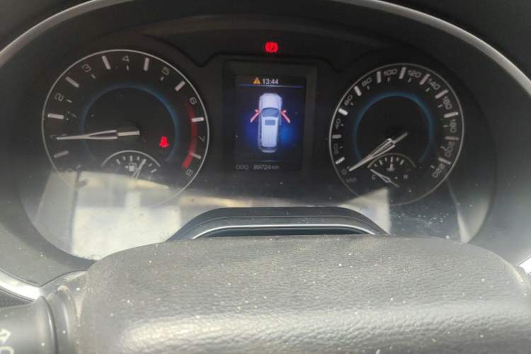 Used Haval H2 2017 Blue Label 1.5T Manual Two-Wheel Drive Luxury Model Odometer Close Up