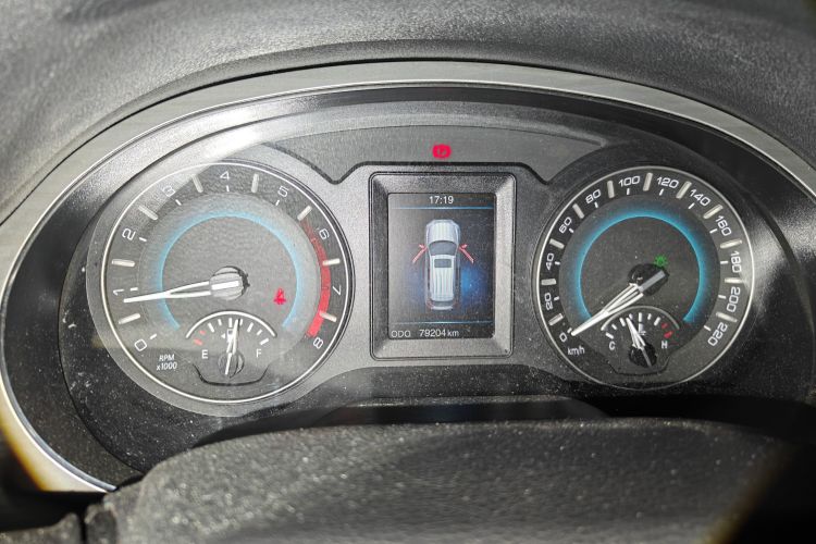 Used Haval H2 2017 Red-Label 1.5T Manual Two-Wheel Drive Luxury Model Odometer Close Up