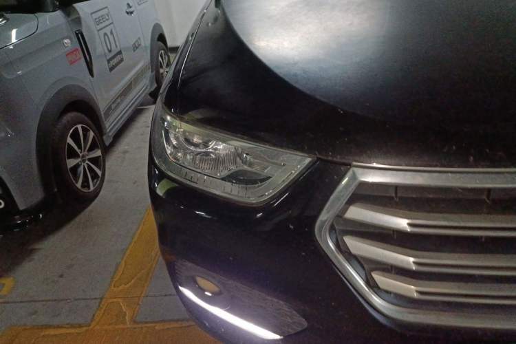 Used Haval H2 2017 Blue Label 1.5T Automatic Two-Wheel Drive Luxury Model Right Front Headlight