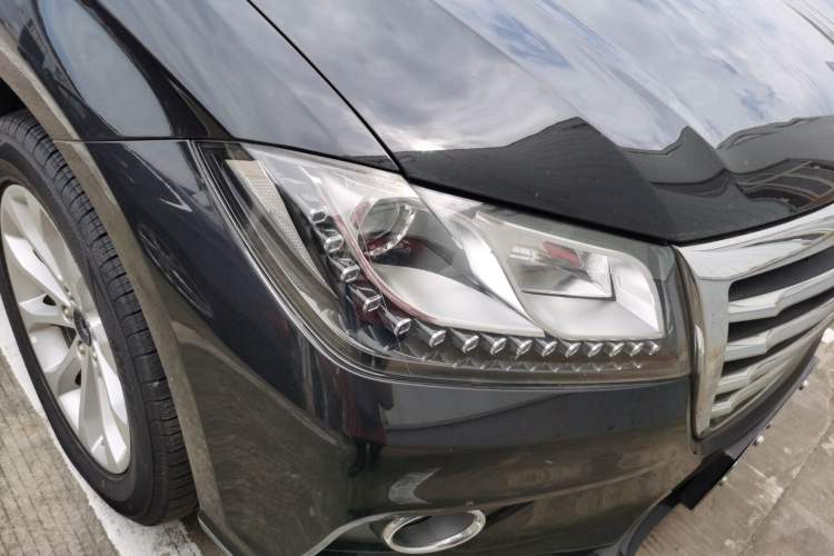 Used Haval H2 2017 Red-Label 1.5T Automatic Two-Wheel Drive Elite Model Right Front Headlight