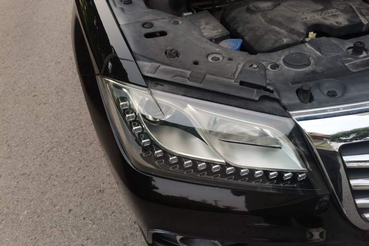 Used Haval H2 2017 Red-Label 1.5T Manual Two-Wheel Drive Comfort Model Right Front Headlight