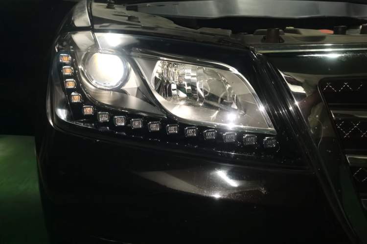 Used Haval H2 2017 Red-Label 1.5T Automatic Two-Wheel Drive Luxury Model Right Front Headlight