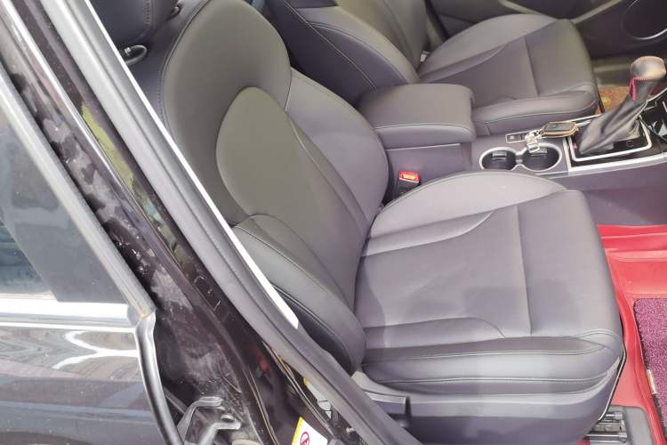 Used Haval H2 2017 Red-Label 1.5T Automatic Two-Wheel Drive Luxury Model Right Front Seat