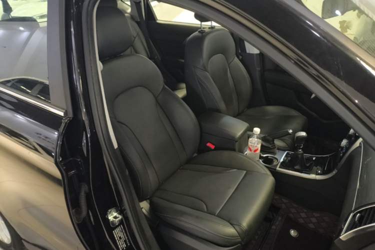Used Haval H2 2017 Red-Label 1.5T Manual Two-Wheel Drive Comfort Model Right Front Seat