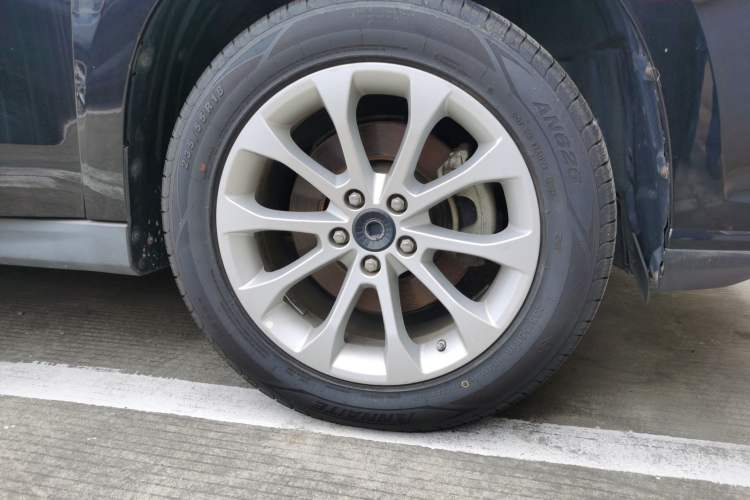 Used Haval H2 2017 Red-Label 1.5T Automatic Two-Wheel Drive Elite Model Right Front Wheel Hub