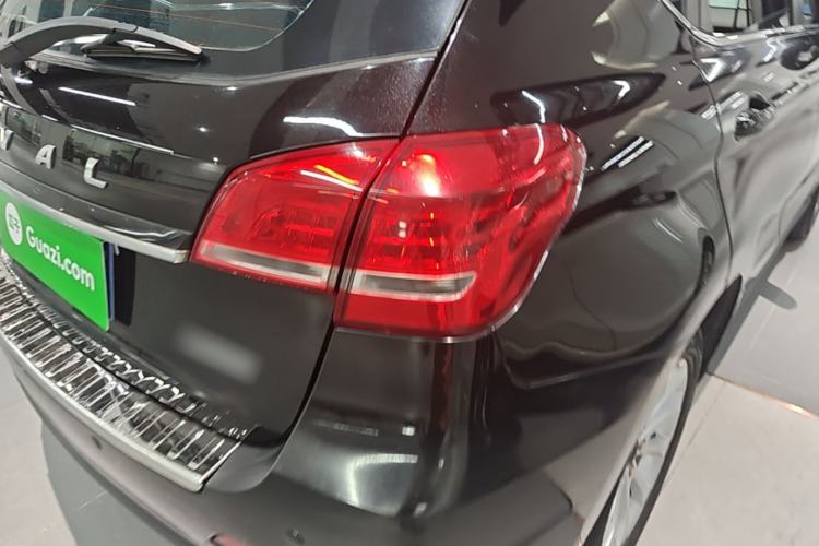 Used Haval H2 2017 Red-Label 1.5T Manual Two-Wheel Drive Luxury Model Right Rear Taillight