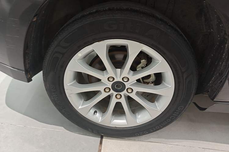 Used Haval H2 2017 Red-Label 1.5T Manual Two-Wheel Drive Luxury Model Right Rear Wheel Hub