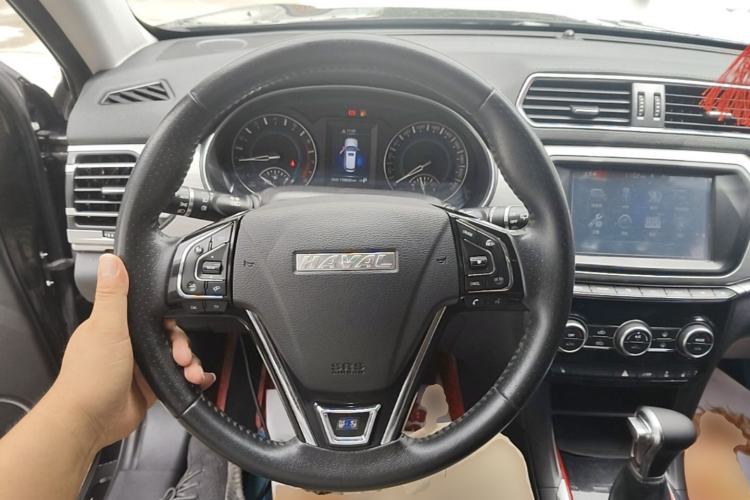 Used Haval H2 2017 Blue Label 1.5T Automatic Two-Wheel Drive Prestige Model Steering Wheel