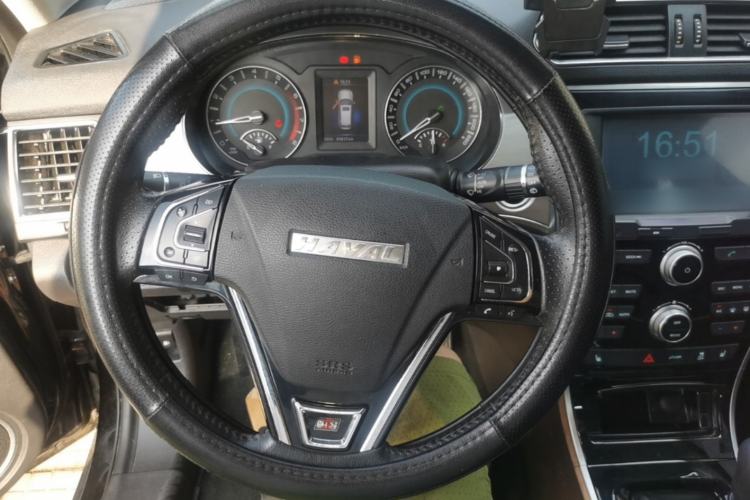 Used Haval H2 2017 Red-Label 1.5T Manual Two-Wheel Drive Luxury Model Steering Wheel