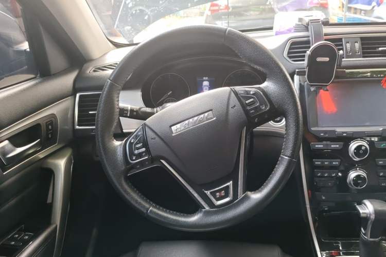 Used Haval H2 2017 Red-Label 1.5T Automatic Two-Wheel Drive Elite Model Steering Wheel
