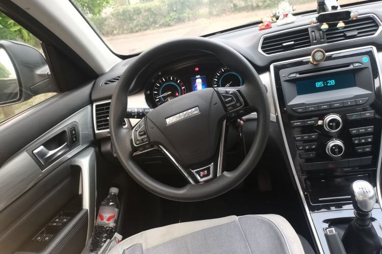 Used Haval H2 2017 Red-Label 1.5T Manual Two-Wheel Drive Comfort Model Steering Wheel