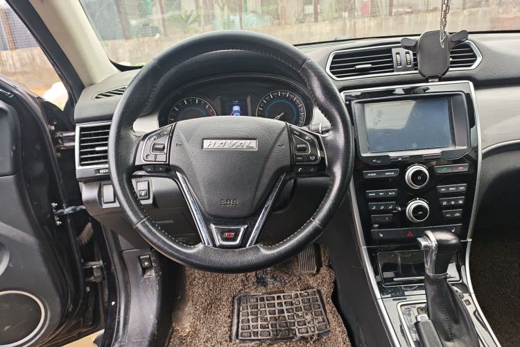 Used Haval H2 2017 Red-Label 1.5T Automatic Two-Wheel Drive Elite Model Steering Wheel