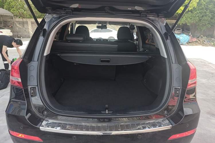 Used Haval H2 2017 Red-Label 1.5T Automatic Two-Wheel Drive Luxury Model Trunk