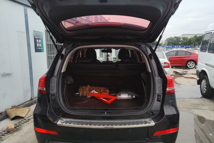 Used Haval H2 2017 Red-Label 1.5T Automatic Two-Wheel Drive Luxury Model Trunk