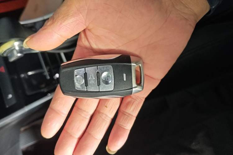 Used Haval H2 2017 Red-Label 1.5T Automatic Two-Wheel Drive Luxury Model Vehicle Key