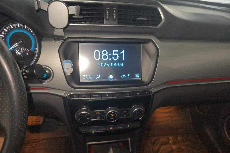 Used Haval H2 2017 Blue Label 1.5T Automatic Two-Wheel Drive Luxury Model Audio And AC Panel