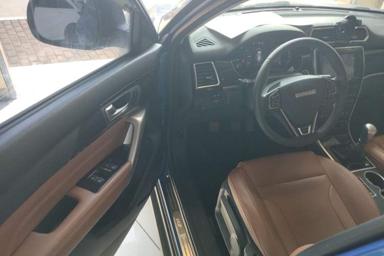Used Haval H2 2017 Red-Label 1.5T Manual Two-Wheel Drive Luxury Model Driver Seat