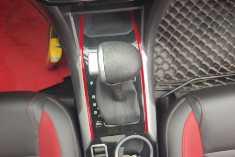 Used Haval H2 2017 Blue Label 1.5T Automatic Two-Wheel Drive Luxury Model Gear Lever