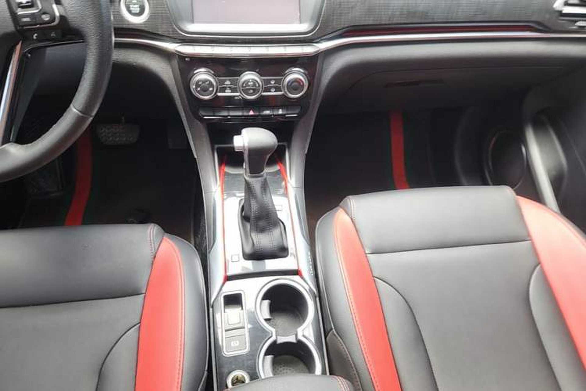 Used Haval H2 2017 Blue Label 1.5T Automatic Two-Wheel Drive Luxury Model Gear Lever