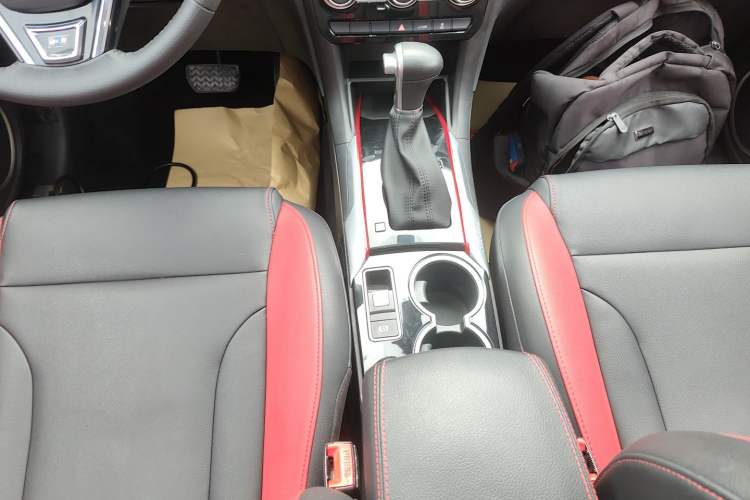 Used Haval H2 2017 Blue Label 1.5T Automatic Two-Wheel Drive Luxury Model Gear Lever