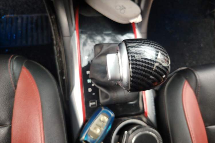 Used Haval H2 2017 Blue Label 1.5T Automatic Two-Wheel Drive Luxury Model Gear Lever