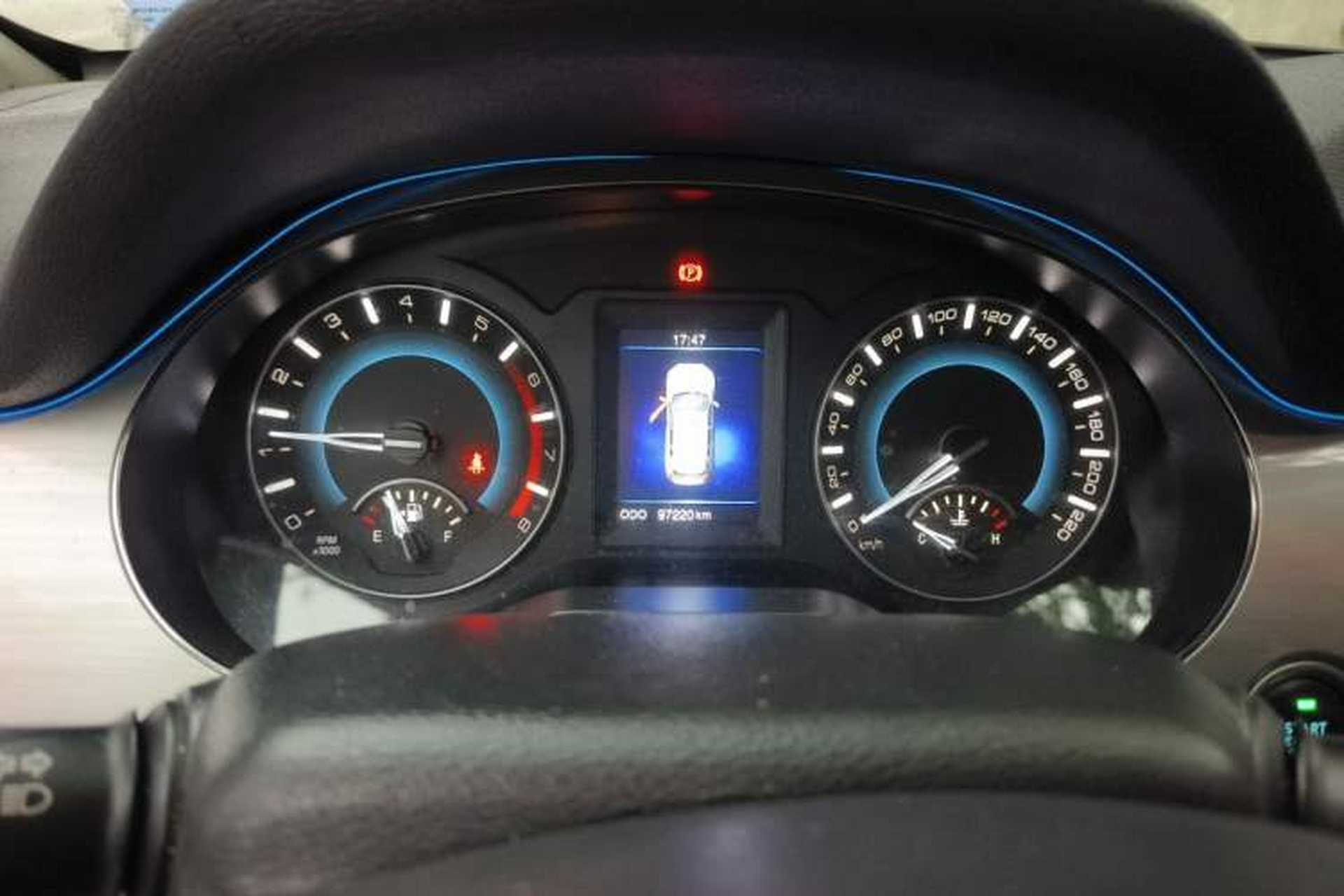 Used Haval H2 2017 Red-Label 1.5T Manual Two-Wheel-Drive Elite Model Instrument Cluster