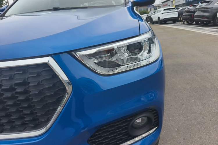 Used Haval H2 2017 Blue Label 1.5T Automatic Two-Wheel Drive Luxury Model Left Front Headlight