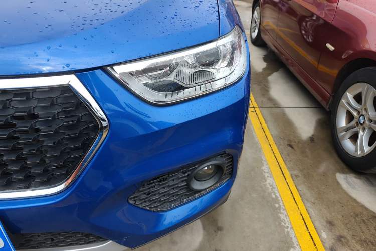 Used Haval H2 2017 Blue Label 1.5T Automatic Two-Wheel Drive Luxury Model Left Front Headlight