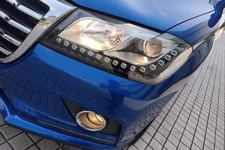 Used Haval H2 2017 Red-Label 1.5T Automatic Two-Wheel Drive Luxury Model Left Front Headlight