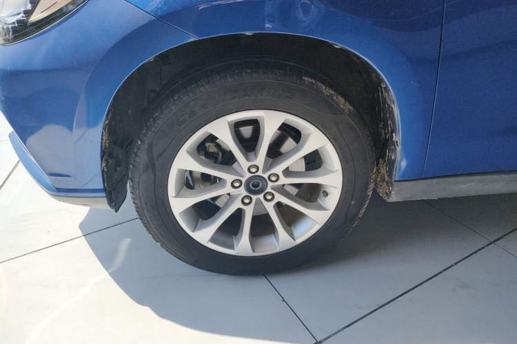 Used Haval H2 2017 Red-Label 1.5T Manual Two-Wheel Drive Luxury Model Left Front Wheel Hub