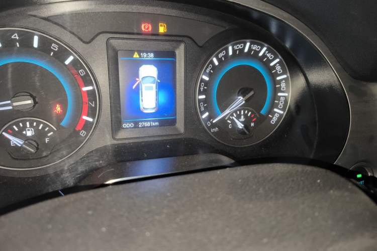 Used Haval H2 2017 Red-Label 1.5T Manual Two-Wheel Drive Luxury Model Odometer Close Up