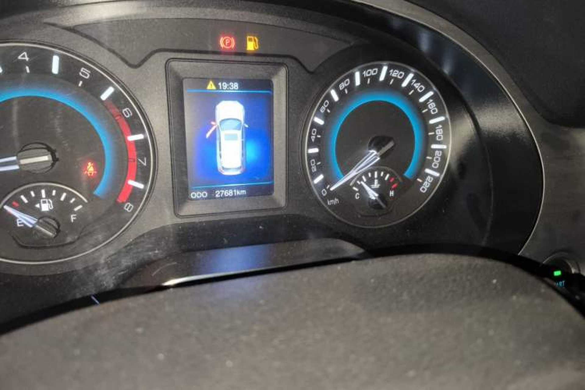 Used Haval H2 2017 Red-Label 1.5T Manual Two-Wheel Drive Luxury Model Odometer Close Up