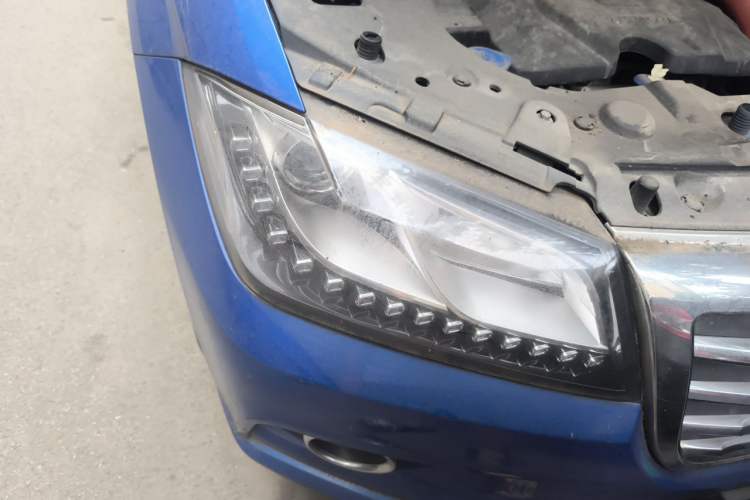 Used Haval H2 2017 Red-Label 1.5T Automatic Two-Wheel Drive Luxury Model Right Front Headlight