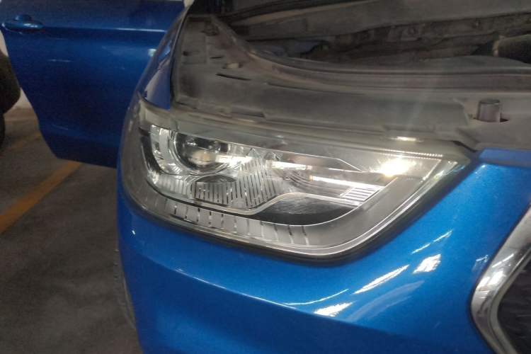 Used Haval H2 2017 Blue Label 1.5T Automatic Two-Wheel Drive Luxury Model Right Front Headlight