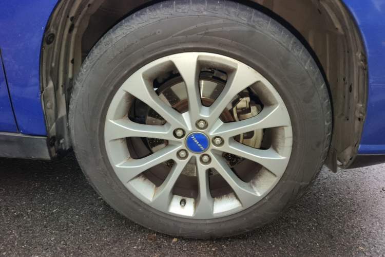 Used Haval H2 2017 Red-Label 1.5T Manual Two-Wheel-Drive Elite Model Right Front Wheel Hub
