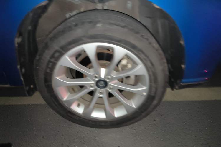 Used Haval H2 2017 Red-Label 1.5T Manual Two-Wheel Drive Luxury Model Right Front Wheel Hub
