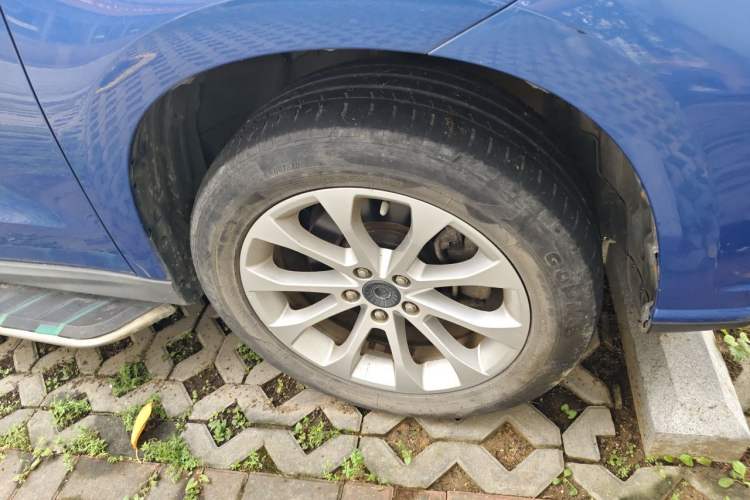 Used Haval H2 2017 Red-Label 1.5T Manual Two-Wheel Drive Luxury Model Right Front Wheel Hub