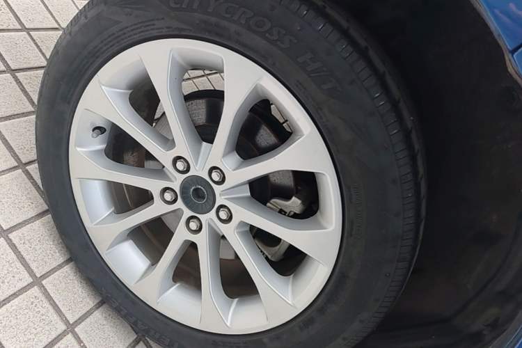 Used Haval H2 2017 Red-Label 1.5T Automatic Two-Wheel Drive Luxury Model Right Rear Wheel Hub